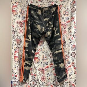 Adidas pants! Size: XL Used